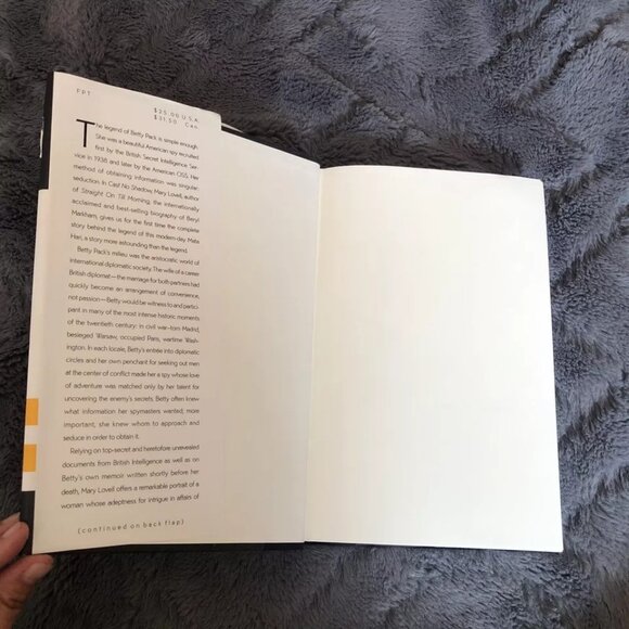 Cast No Shadow: The Life of The American Spy Who Changed the Course Of WW II HC - Picture 8 of 13